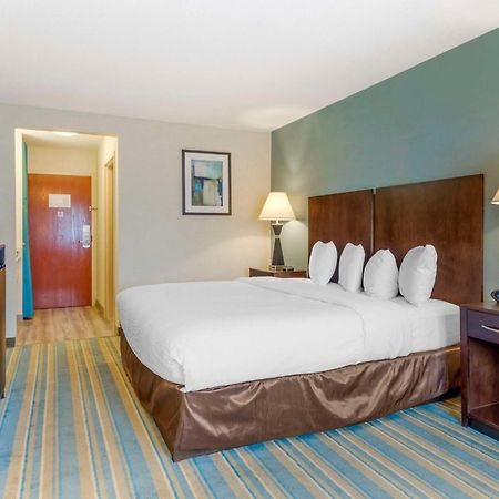 Best Western Plus Berkshire Hills Inn & Suites Pittsfield Exteriör bild