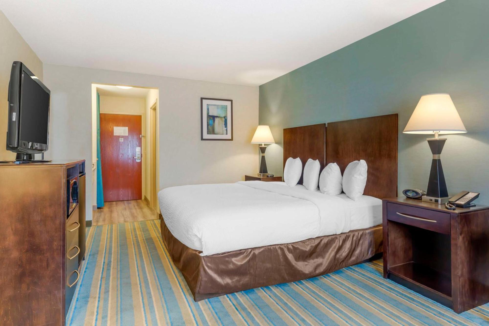 Best Western Plus Berkshire Hills Inn & Suites Pittsfield Exteriör bild