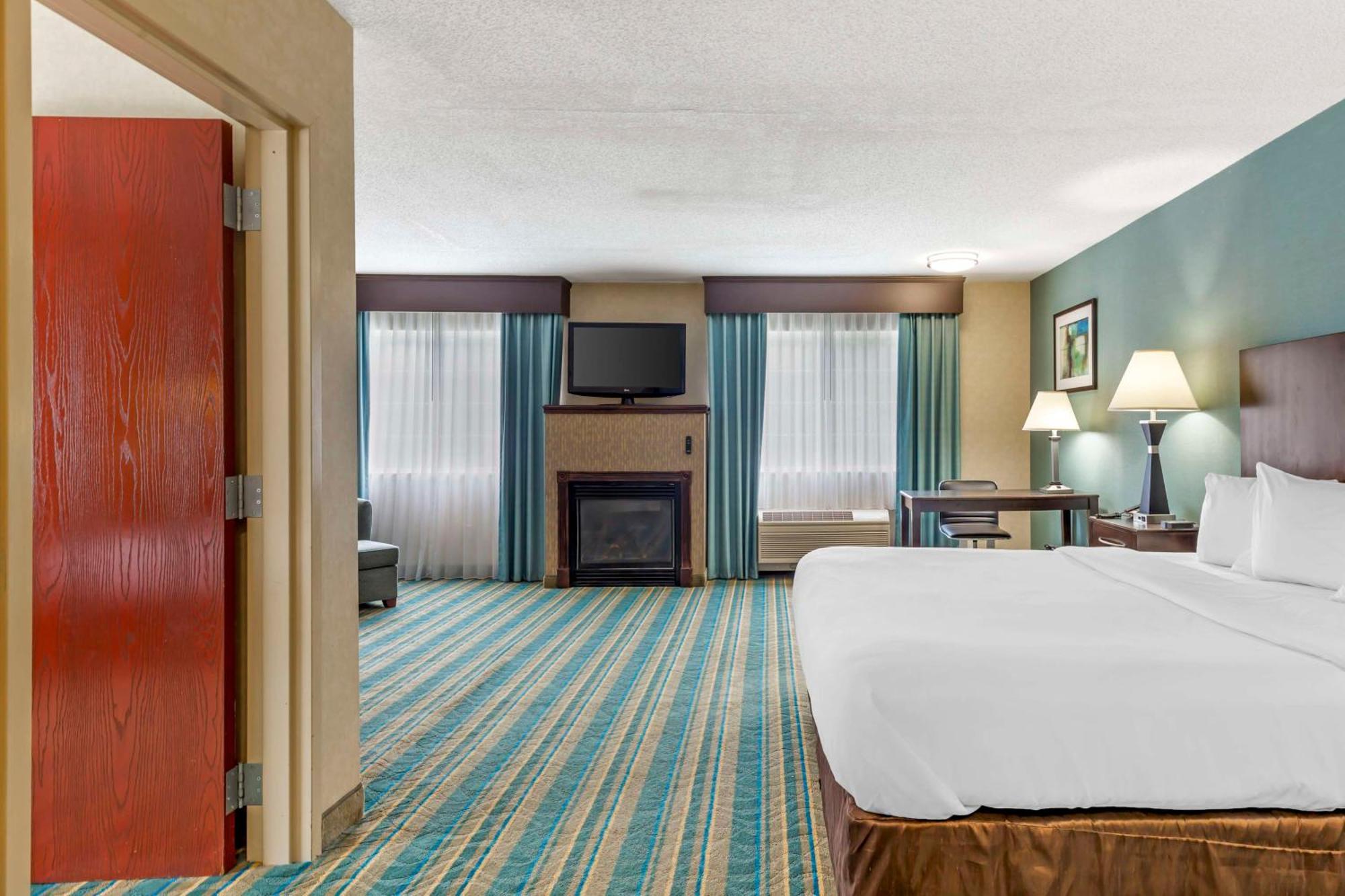 Best Western Plus Berkshire Hills Inn & Suites Pittsfield Exteriör bild