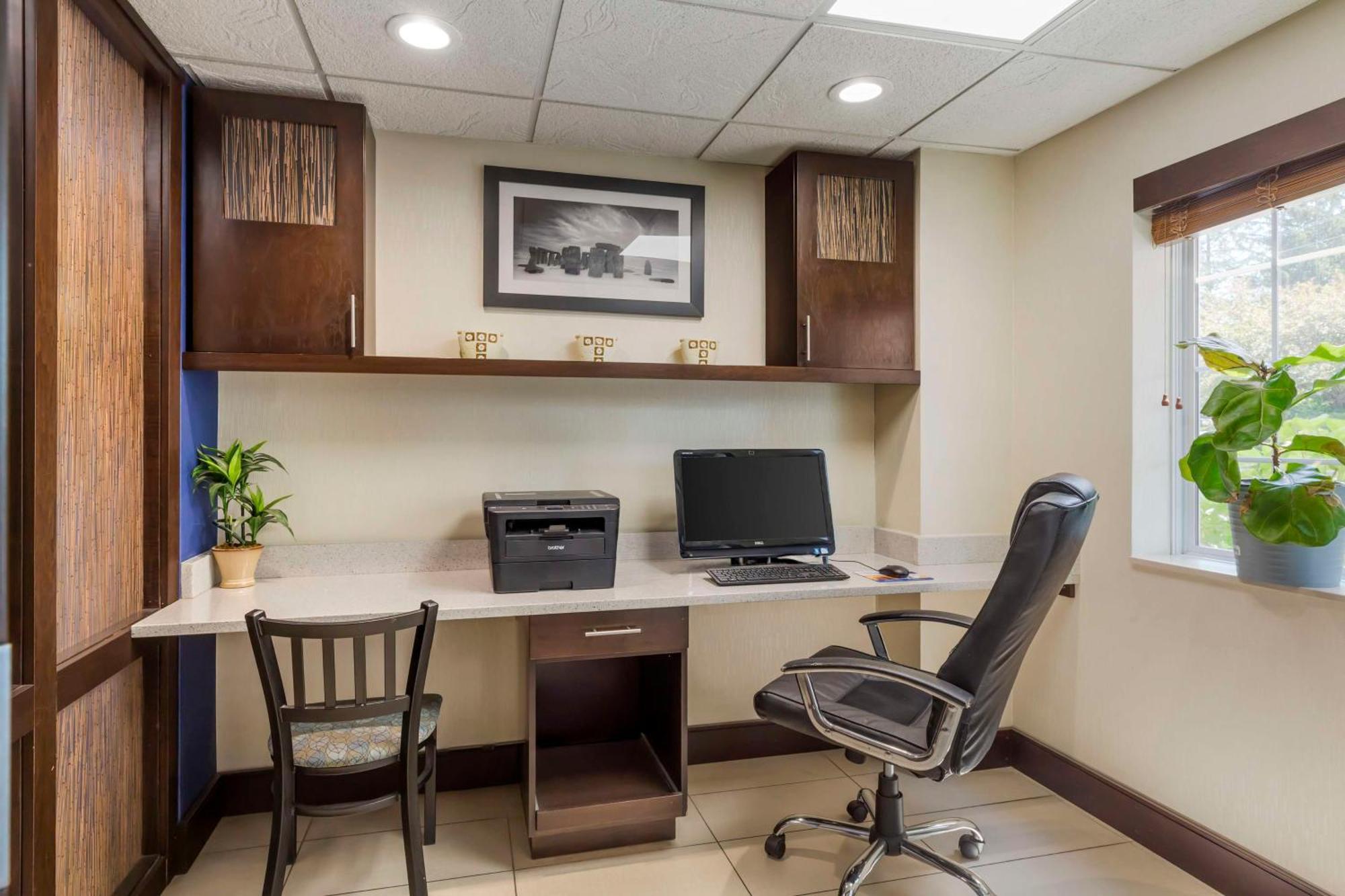 Best Western Plus Berkshire Hills Inn & Suites Pittsfield Exteriör bild