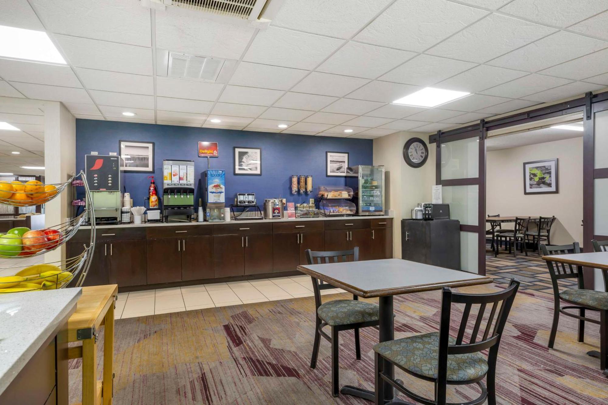 Best Western Plus Berkshire Hills Inn & Suites Pittsfield Exteriör bild