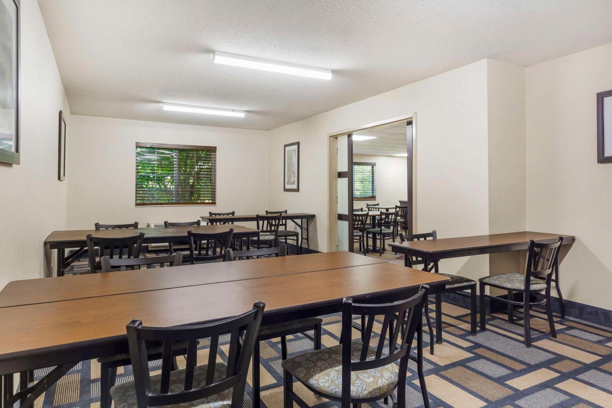 Best Western Plus Berkshire Hills Inn & Suites Pittsfield Exteriör bild