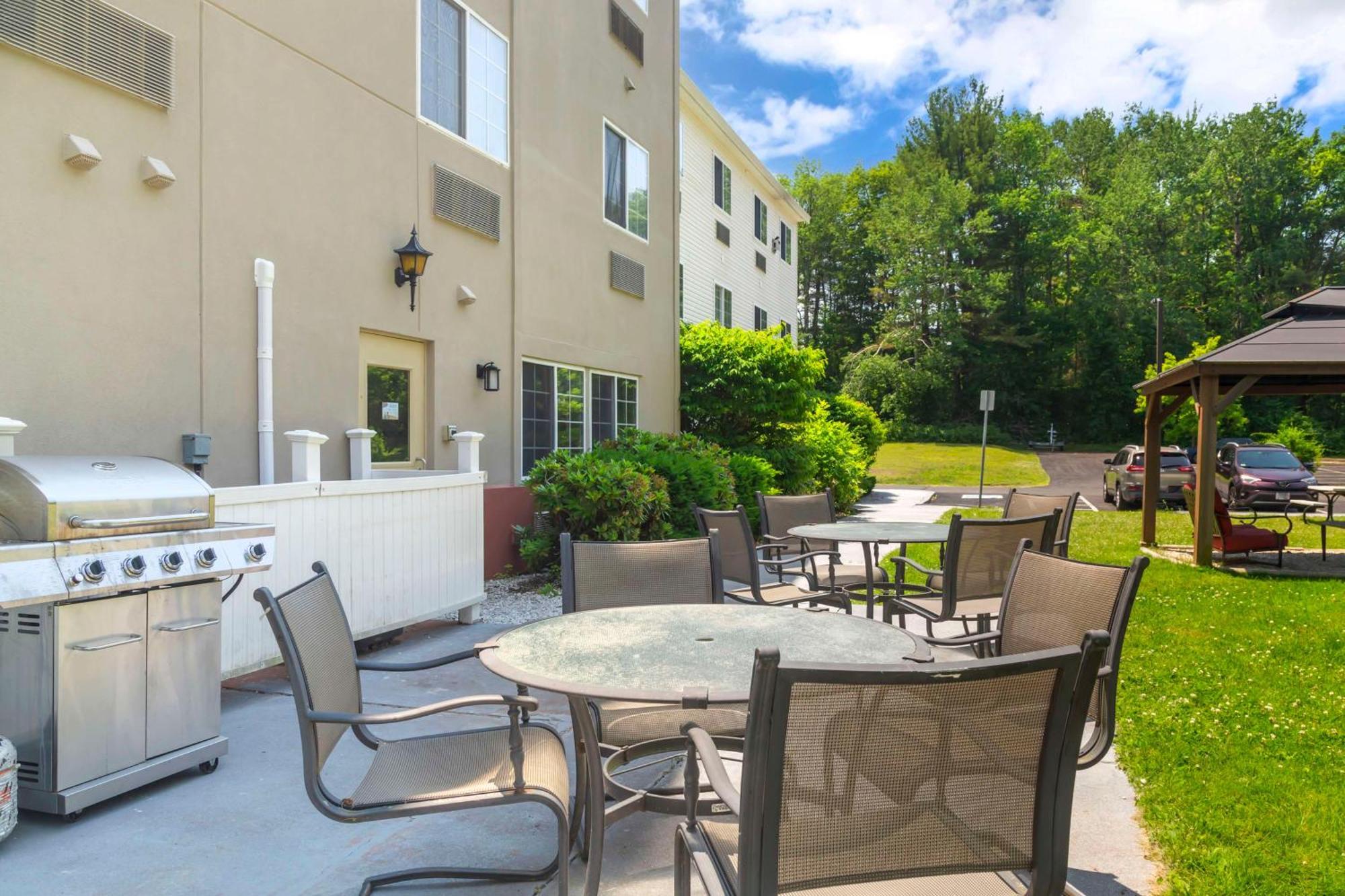 Best Western Plus Berkshire Hills Inn & Suites Pittsfield Exteriör bild